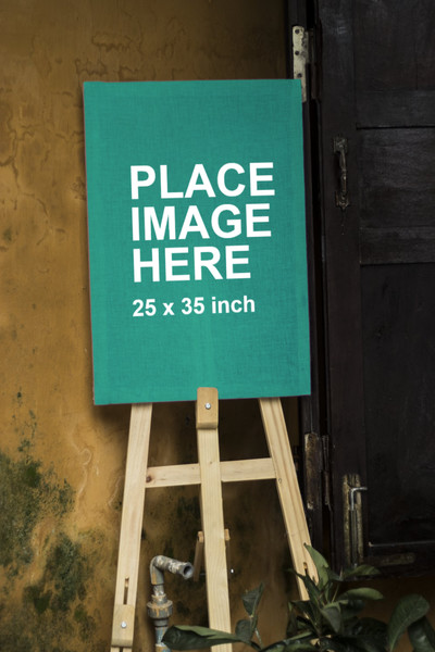 Wooden tripod easel