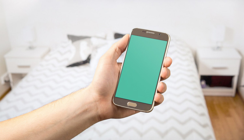 Man holding Samsung Galaxy