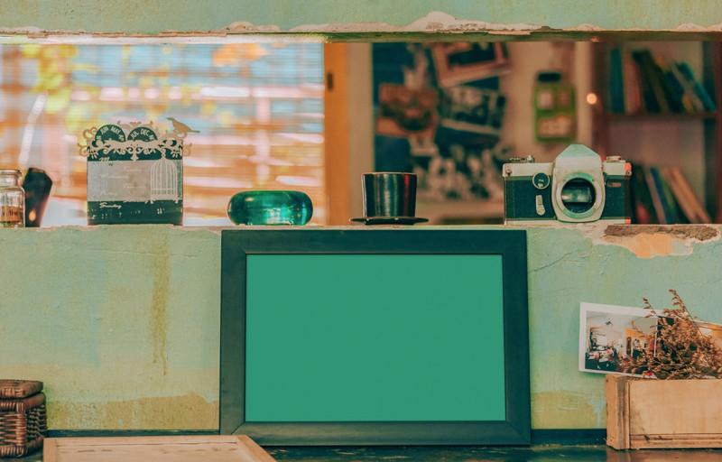 Old green frame